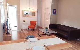 Magical Apartment Close To The Baha'I Gardens